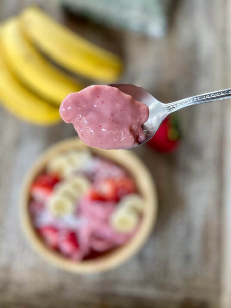 Smoothie Bowl Without Banana - Wholly Tasteful